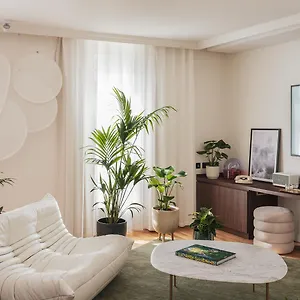 Hotel Seven